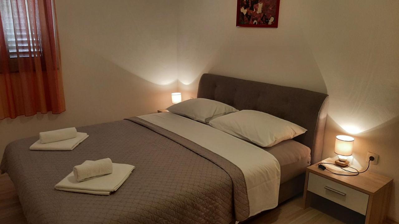 Apartmani Mw, Crveni Apartman 巴斯卡 外观 照片